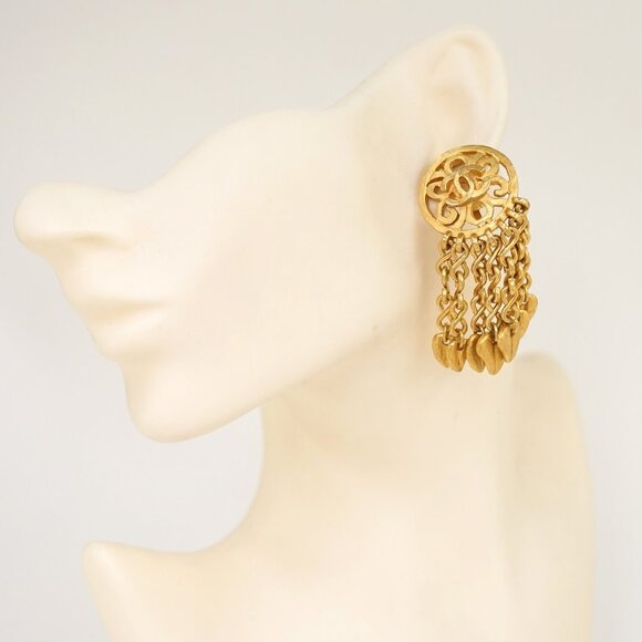 CHANEL CHANEL CC Logos Round Fringe Clip-On Earrings Gold Tone - Picture 1 of 6